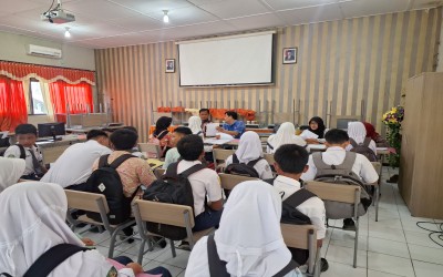 SMKN 1 BLORA GELAR VERIFIKASI  DAN AKTIVASI AKUN CALON MURID BARU (CMB) DALAM RANGKA SELEKSI PENERIMAAN MURID BARU (SPMB) TAHUN 2025
