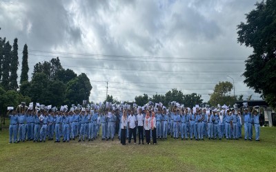 SMK N 1 BLORA : Pembagian Bantuan Seragam Gratis untuk Siswa-Siswi SMK Negeri 1 Blora